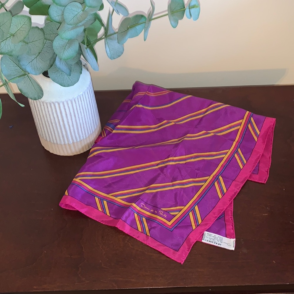 GORGEOUS Oscar De La Renta Scarf